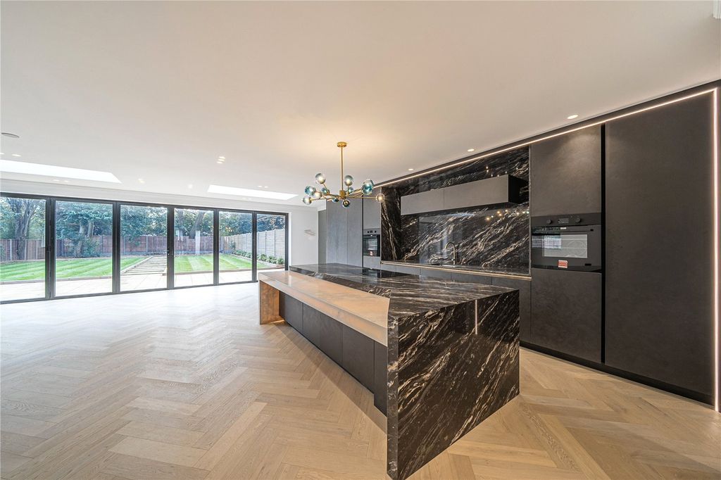 Property photo 3 of 17 Picture No. 04