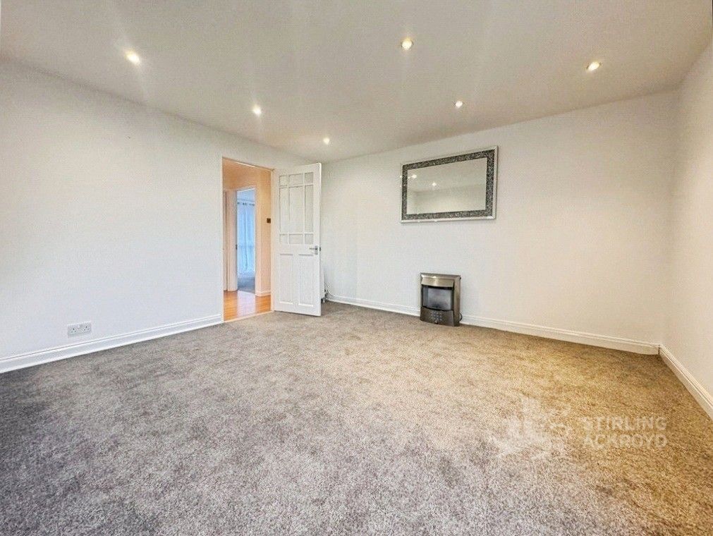 Property photo 2 of 8 Living