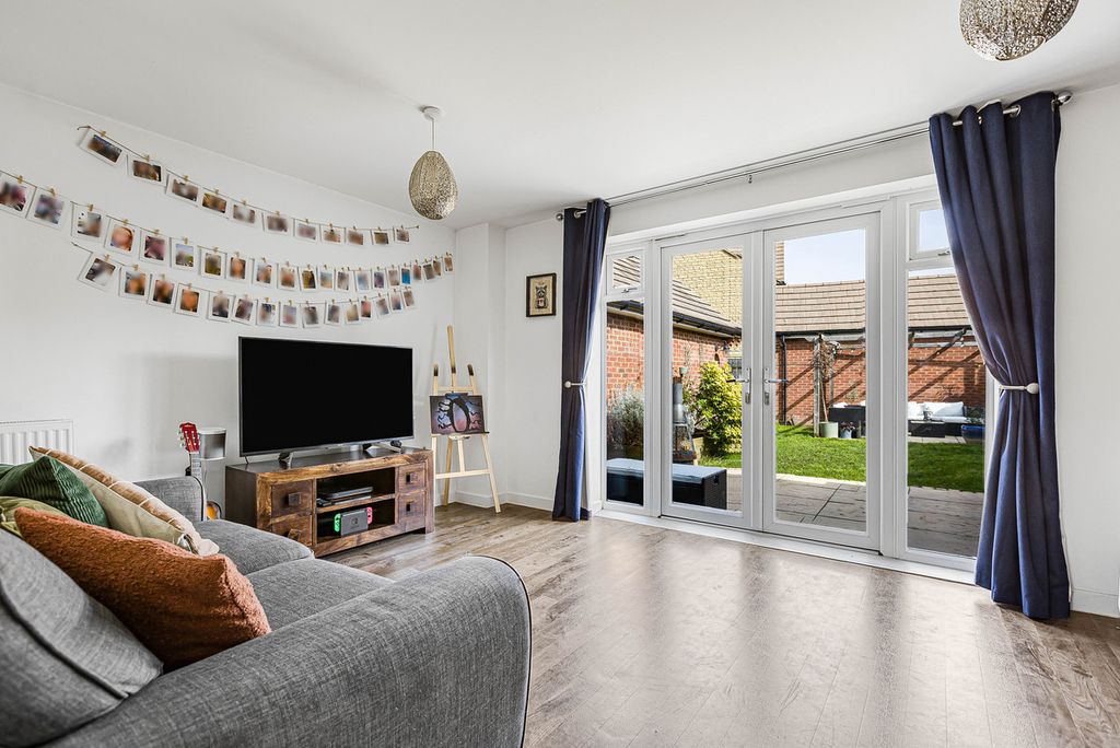 Property photo 2 of 19