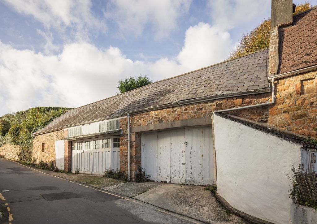 Property photo 3 of 15