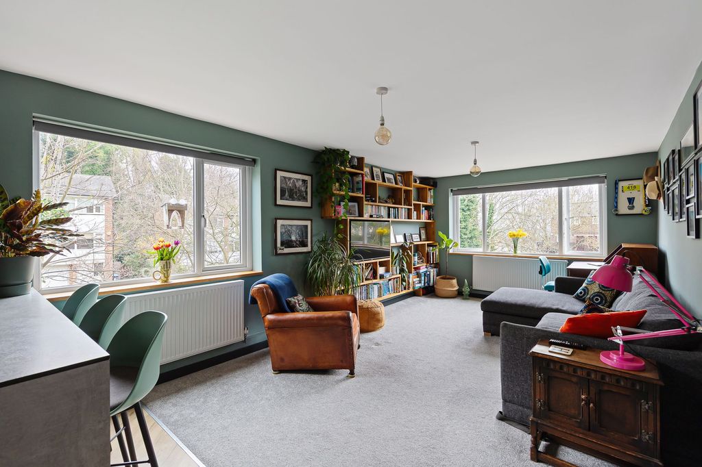 Property photo 2 of 21