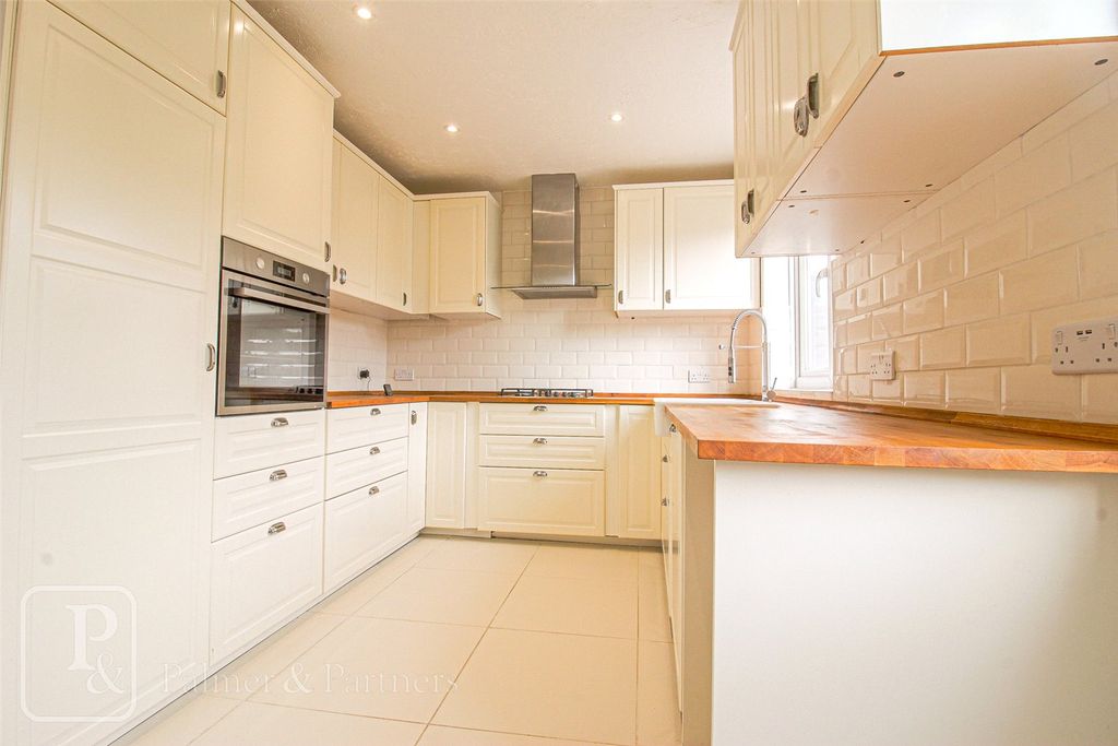 Property photo 3 of 11 Kitchen/Diner