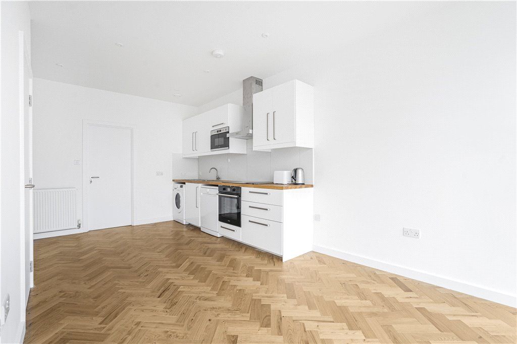 Property photo 2 of 17 Lounge/Kitchen