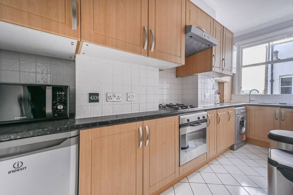 Property photo 2 of 6