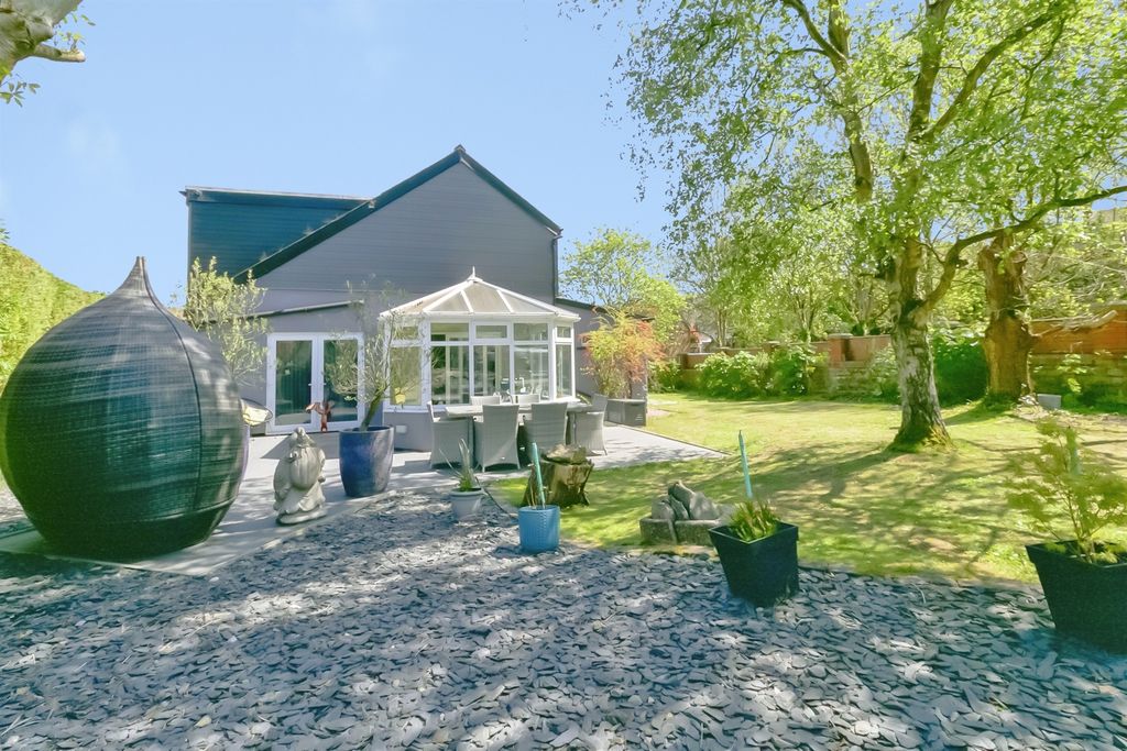 Property photo 3 of 29