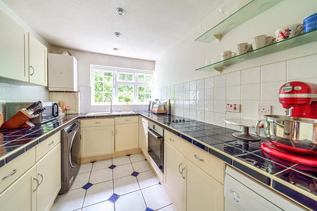 Property photo 3 of 7 Kitchen