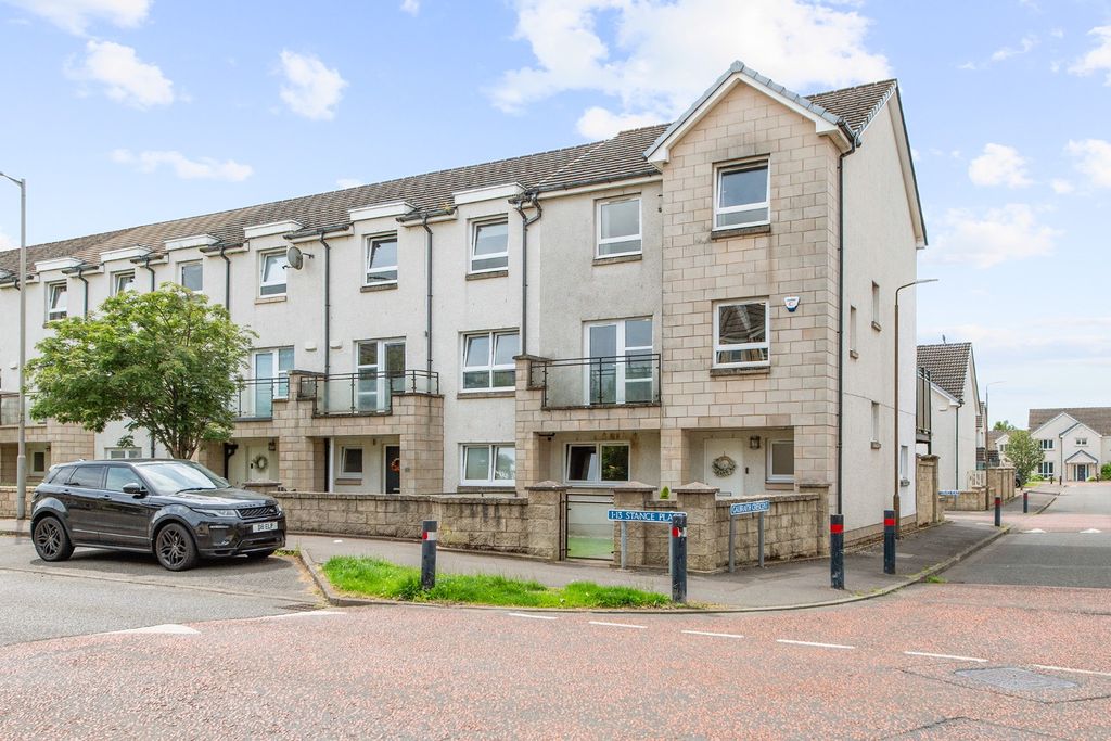 Property photo 1 of 37 5260091