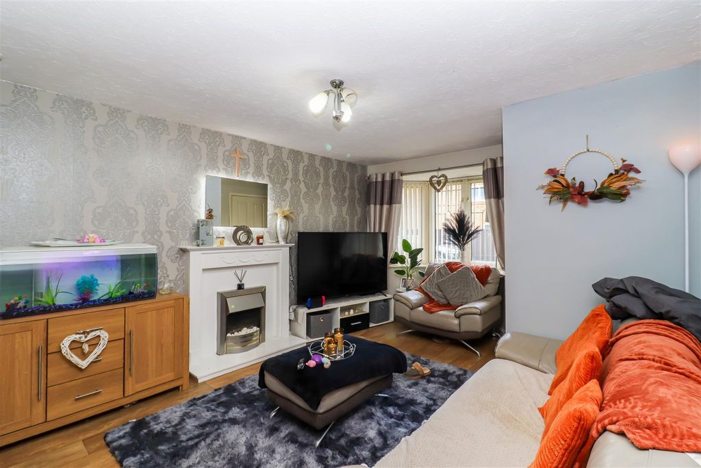 Property photo 3 of 8 Living Room