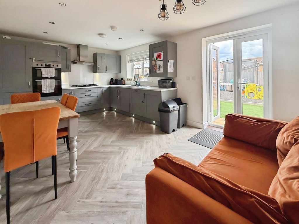 Property photo 3 of 18 Photo 1