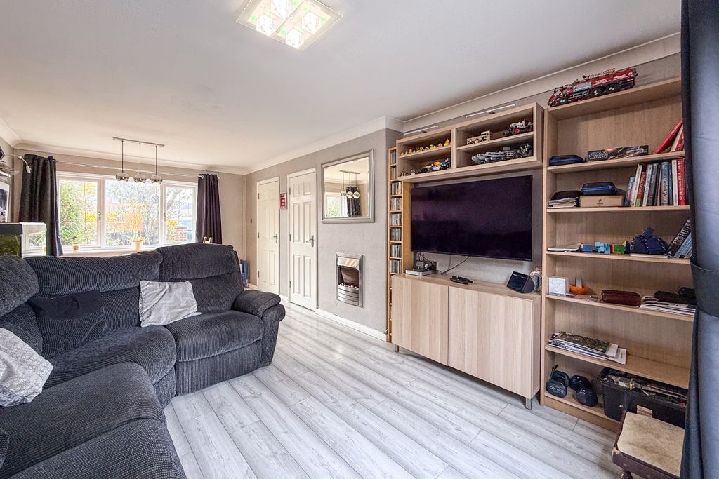 Property photo 3 of 15 4923926