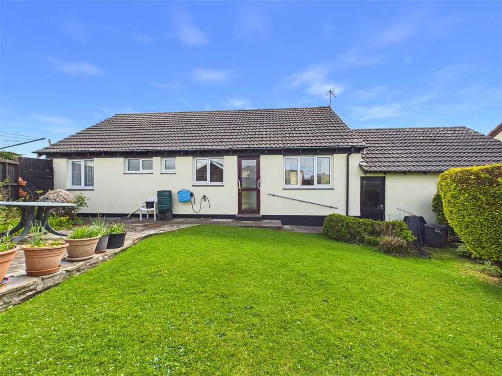 Property photo 2 of 27 Picture No. 24