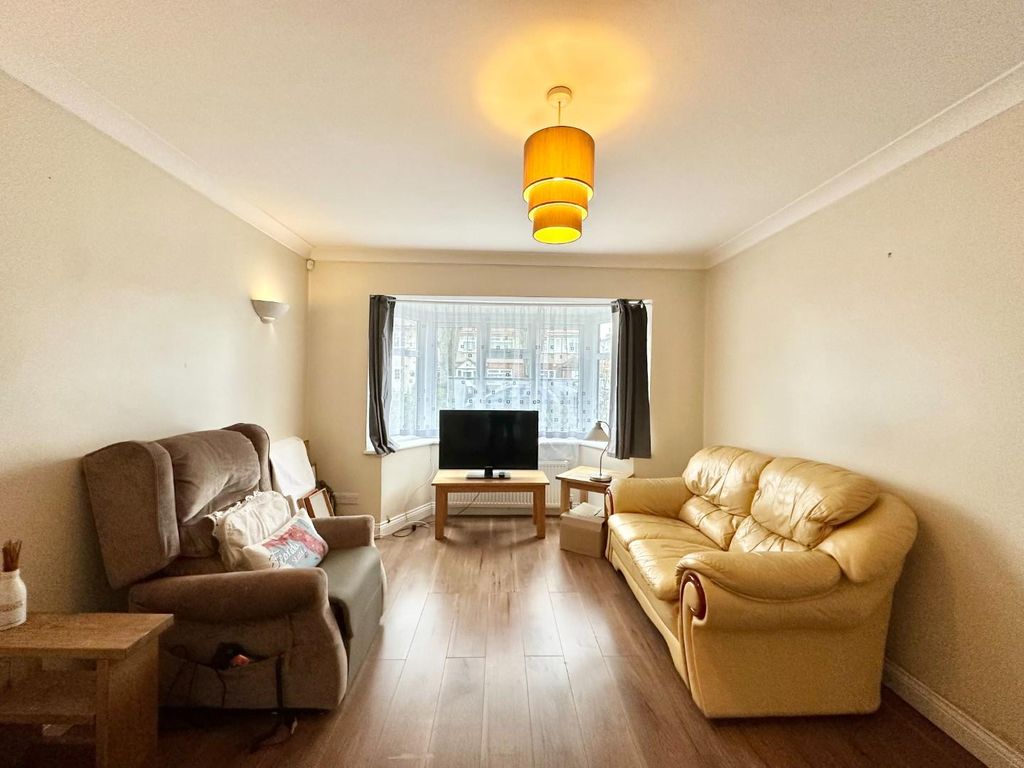 Property photo 3 of 15 Img_1385.Jpg