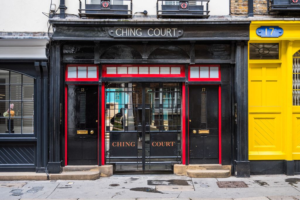 Property photo 2 of 29 Shelton_Street_22