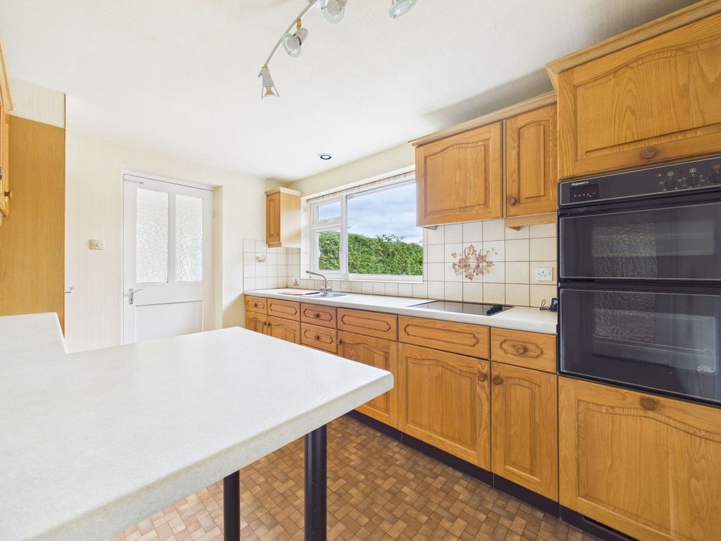 Property photo 3 of 16 Breakfast Kitchen