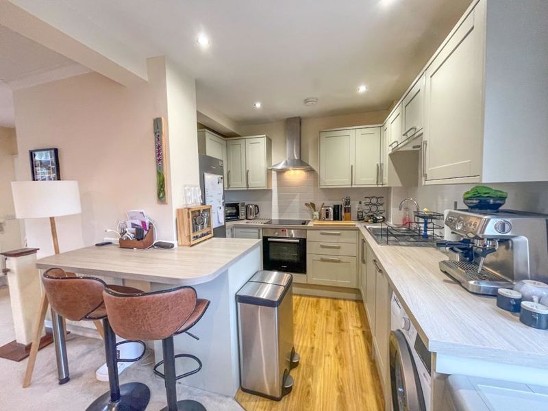 Property photo 3 of 11 Kitchen Area