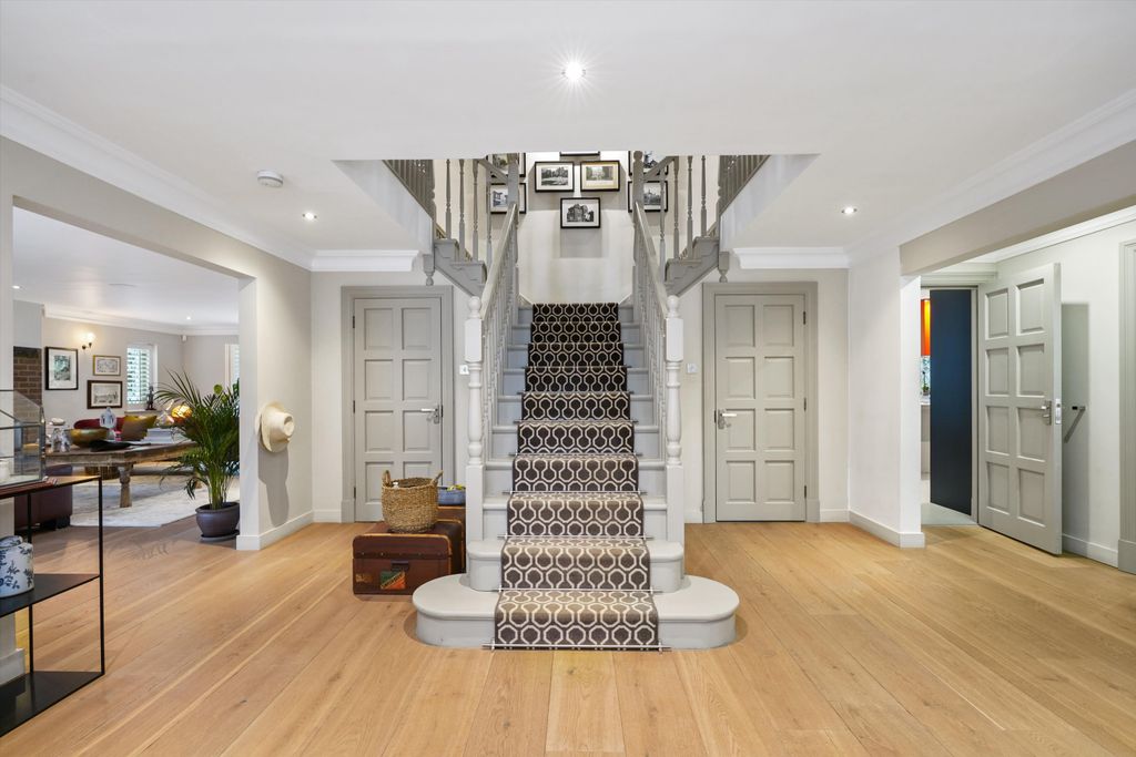 Property photo 1 of 16 Image