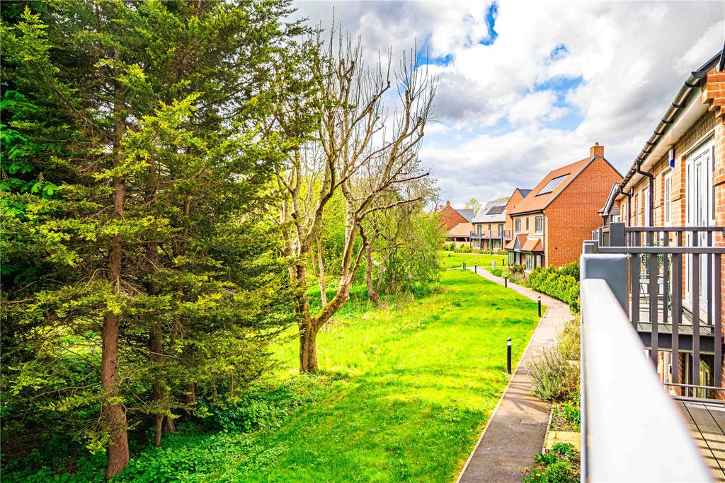 Property photo 2 of 23 Picture No. 28