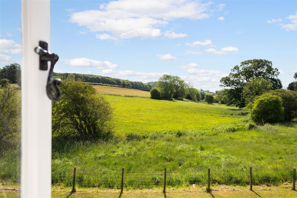 Property photo 3 of 24 Views Along Meon Valley