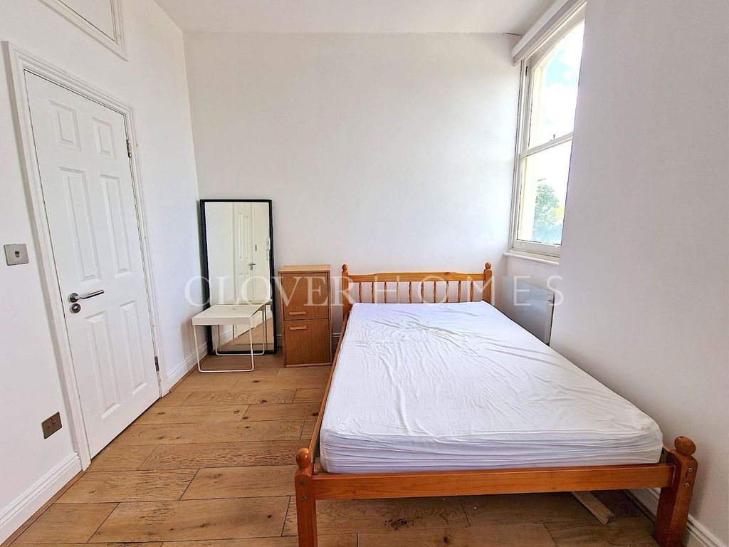 Property photo 1 of 4 27Edf933-4A5F-453E-8E91-795F9c95B11c.Jpg