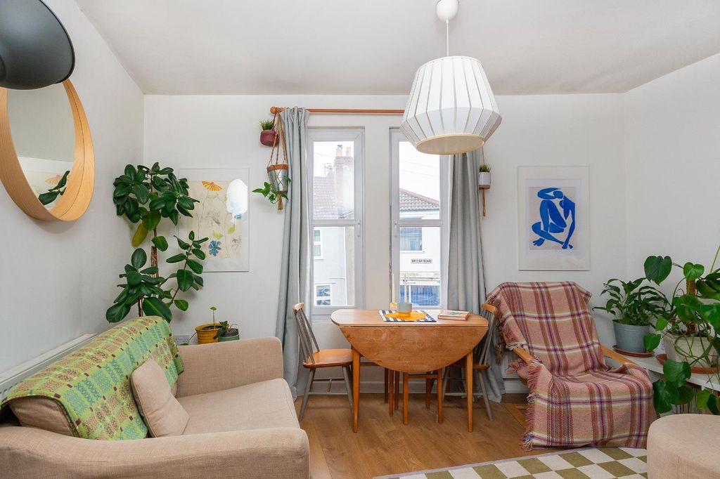 Property photo 3 of 23 1B7R4Br - Reception D.Jpg