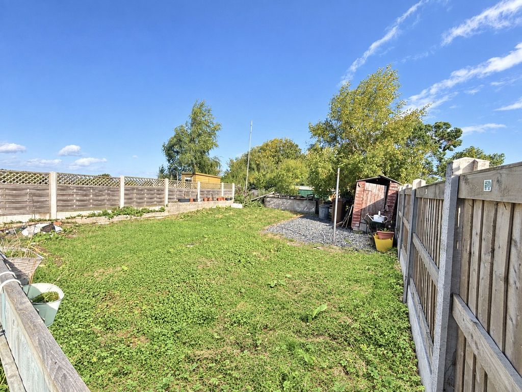 Property photo 2 of 20 Picture No. 24