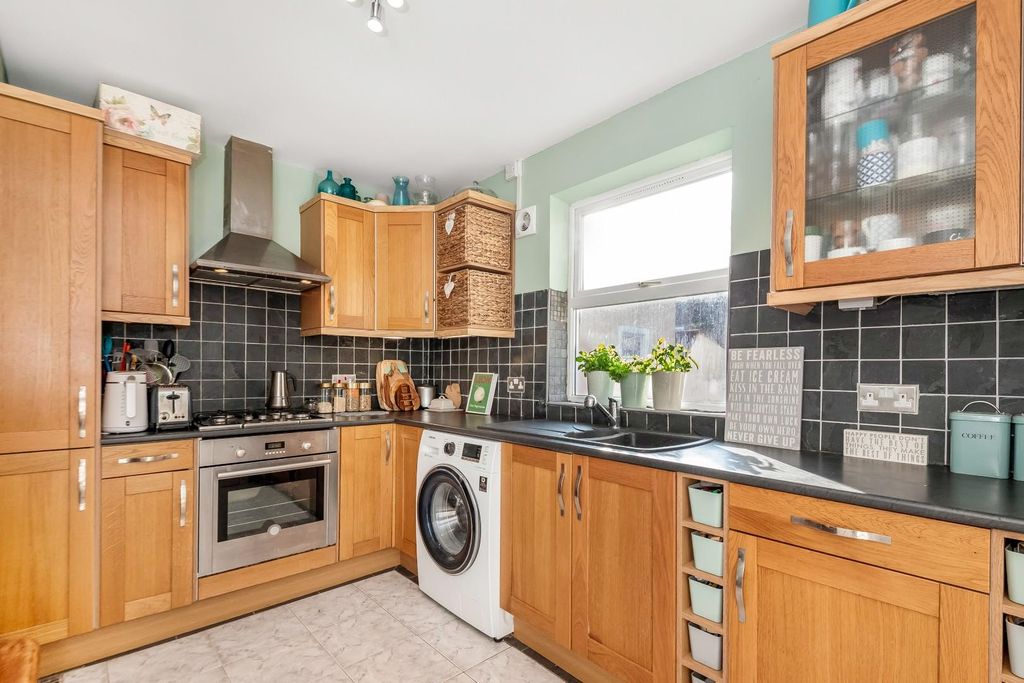 Property photo 2 of 11 2