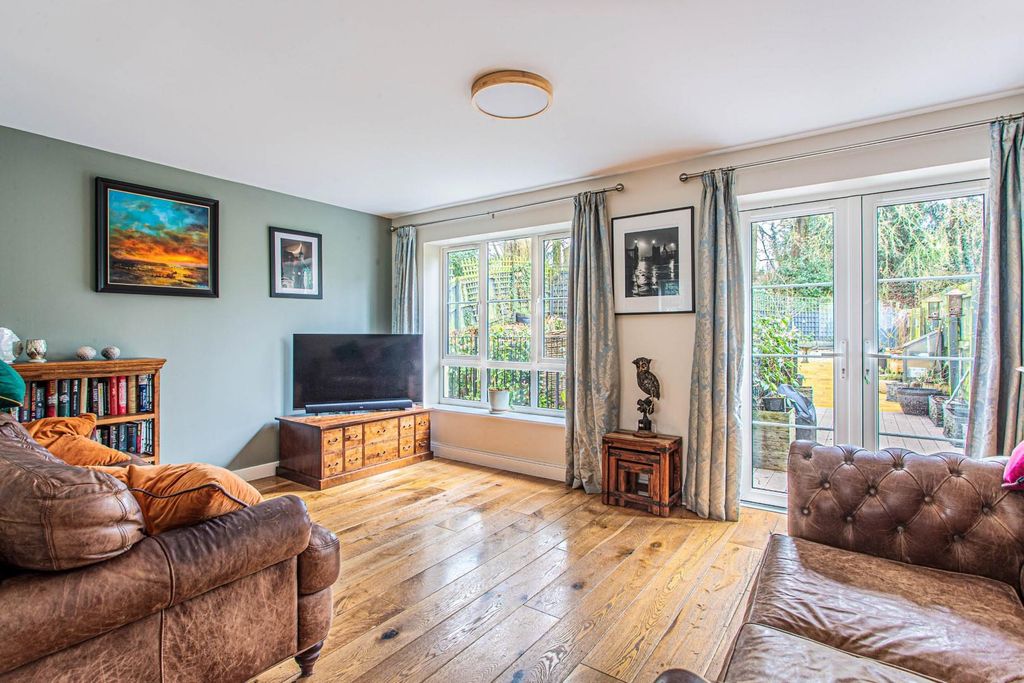 Property photo 3 of 18