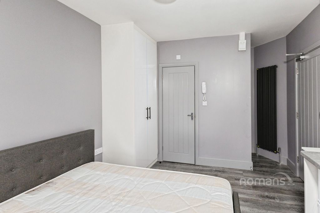 Property photo 3 of 12 Pbox-Img.Jpg