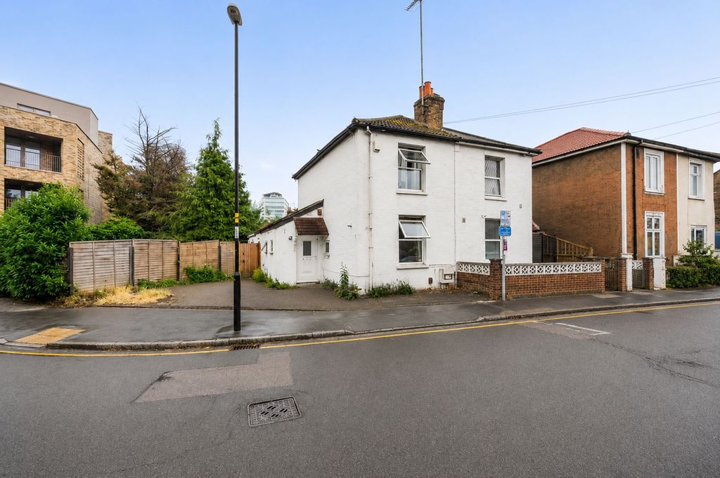 Property photo 2 of 18
