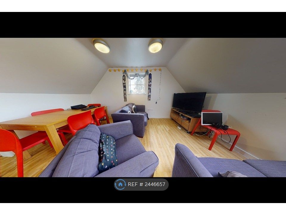 Property photo 2 of 26