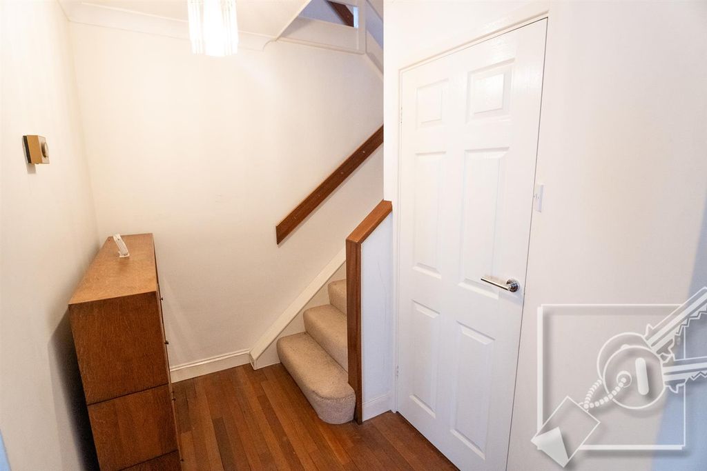 Property photo 2 of 28 Hall