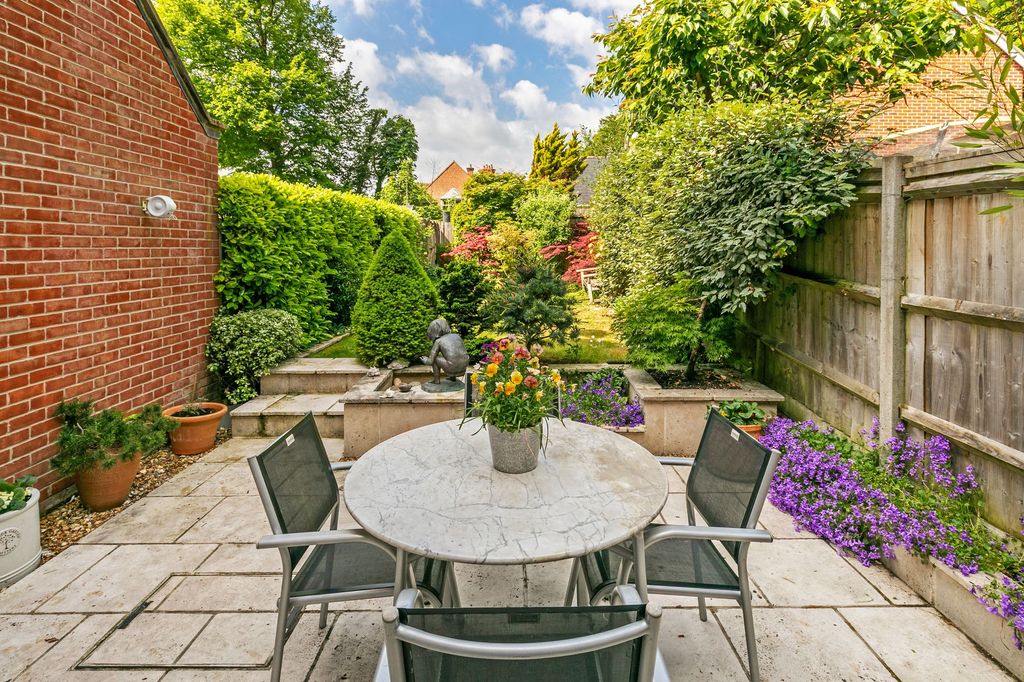Property photo 2 of 12