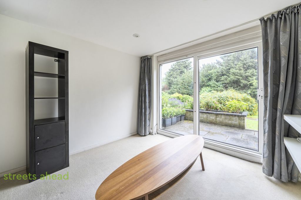 Property photo 2 of 17 750Ff2d3-Fd79-4c5...