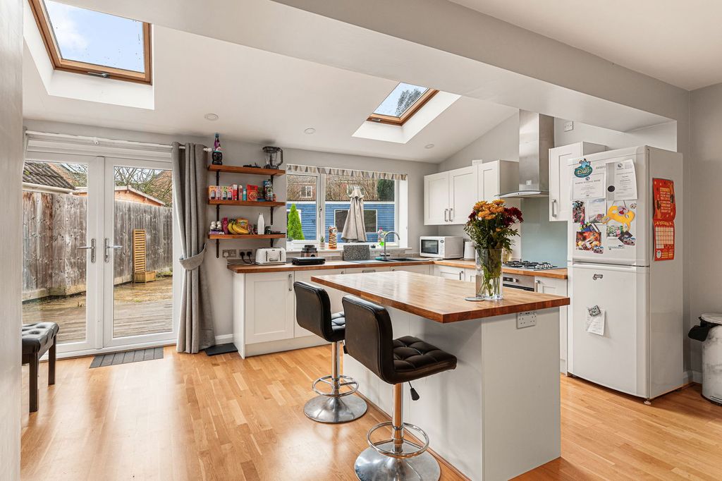 Property photo 2 of 23