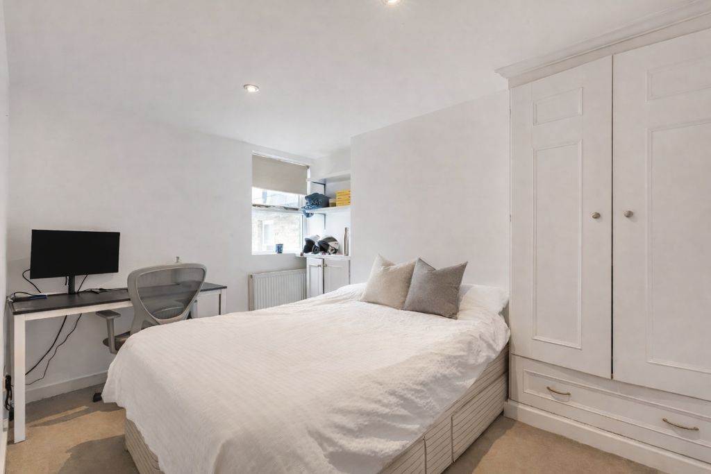 Property photo 2 of 5 Picture No. 18