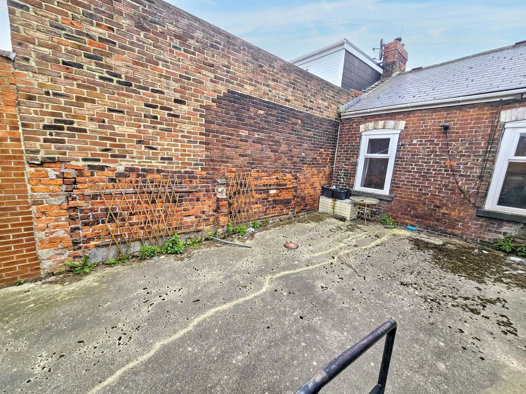 Property photo 2 of 3