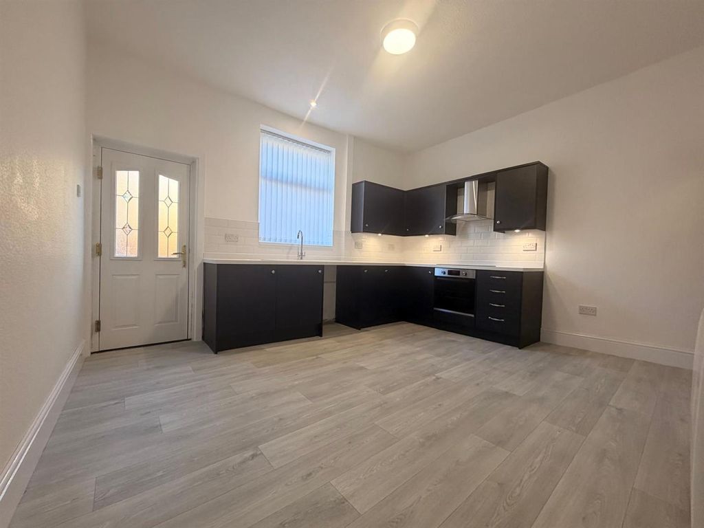 Property photo 3 of 19 Img-20260424-Wa0016.Jpg