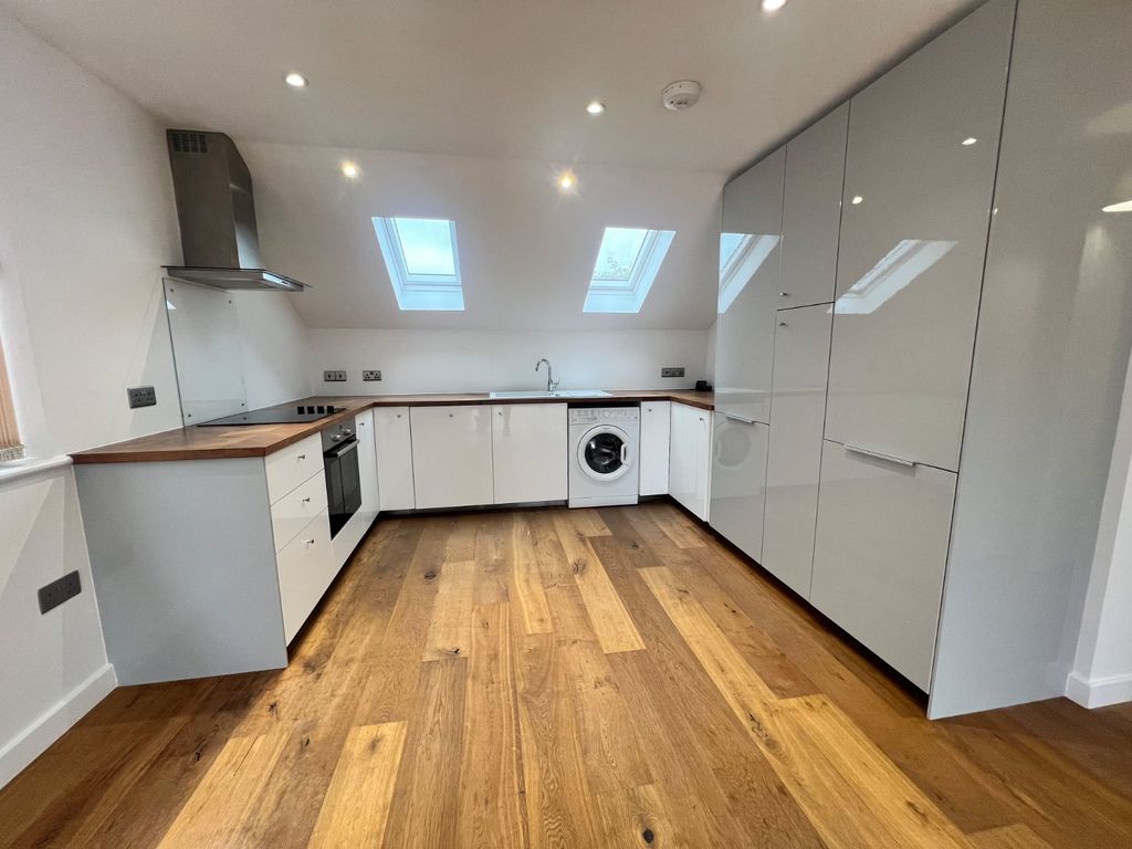 Property photo 3 of 11 Picture No. 23