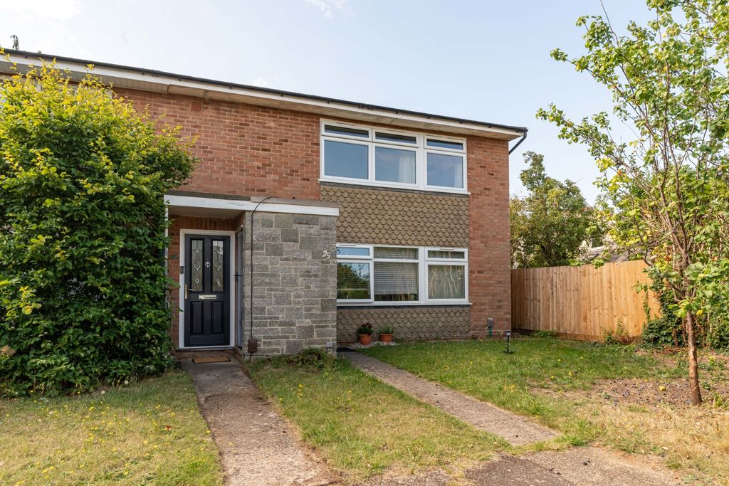 Property photo 1 of 7 26 Nursery Close-09902