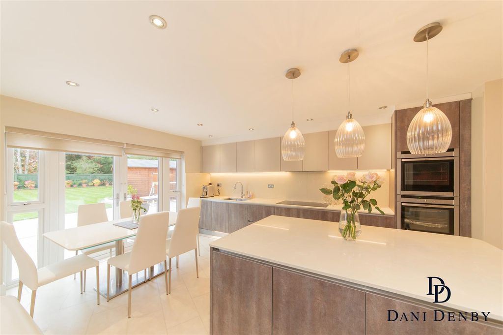 Property photo 2 of 24