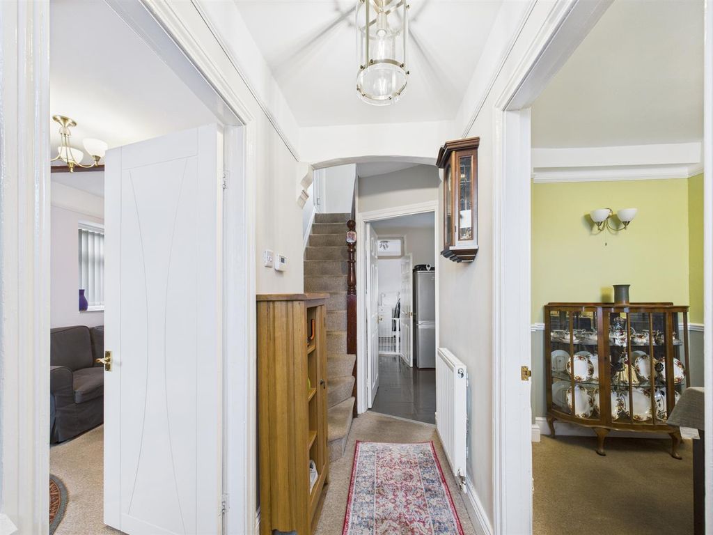 Property photo 3 of 28 Cam04045G0-Pr0043-Still001.Jpg