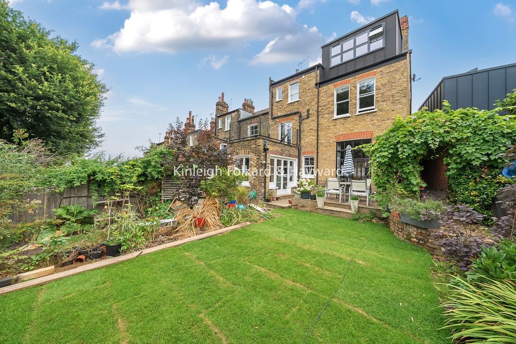 Property photo 2 of 18 Picture No. 23