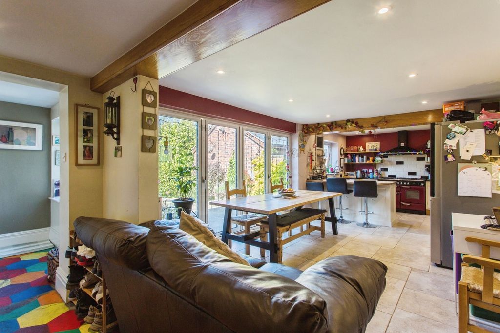 Property photo 2 of 30 Pbox-Img.Jpg