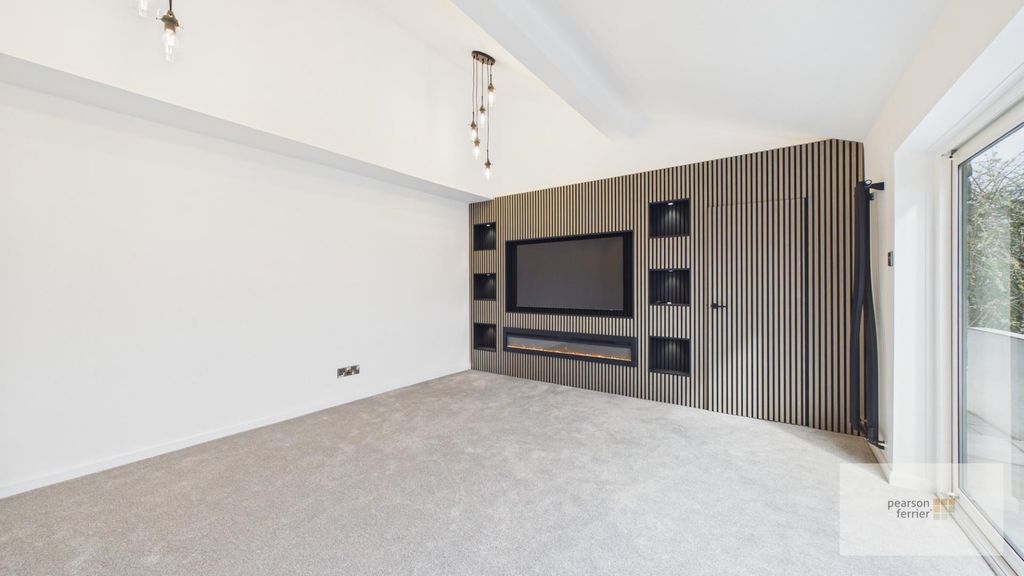 Property photo 3 of 25