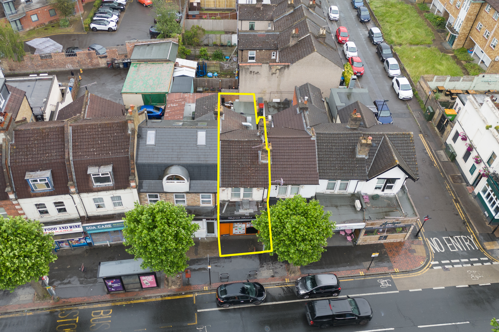 Property photo 2 of 11 337 Brighton Road, Croydon, Cr2 6Eb