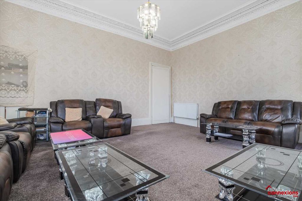 Property photo 3 of 19 Lounge (2)