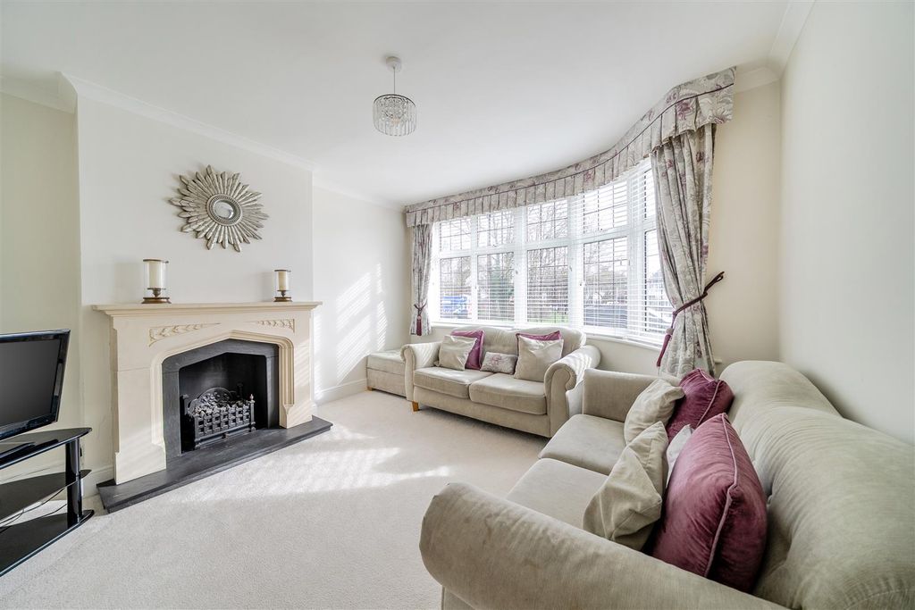 Property photo 2 of 19