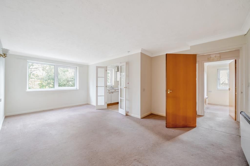 Property photo 2 of 9 Living Room