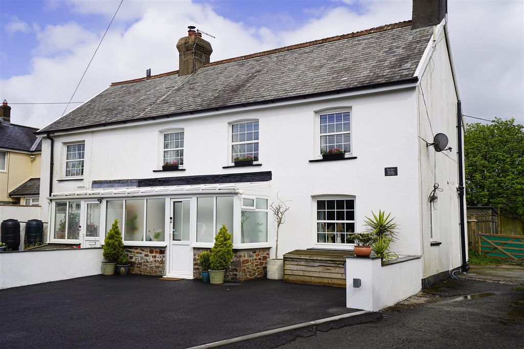 Property photo 1 of 35