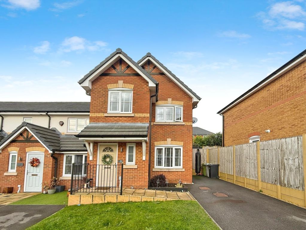 Property photo 1 of 19 Front (Exterior)